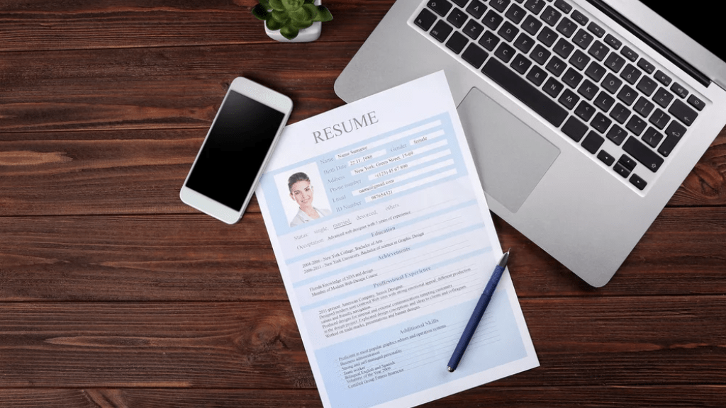 10 Important Tools for Creating an Outstanding CV and Landing Your Dream Job